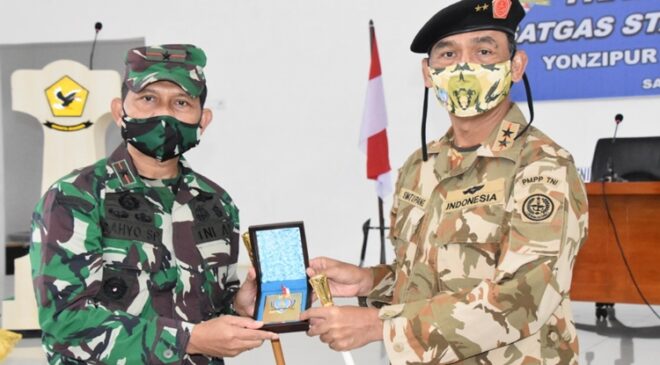 Mayjen TNI Victor Buka Training di Makroman