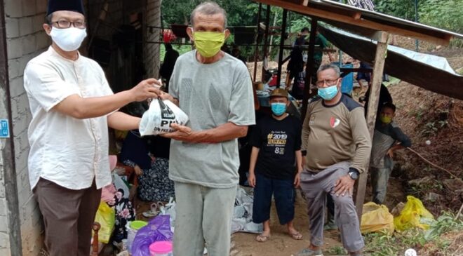 PKS Balikpapan Solid, Bagi 46 Sapi dan 12 Kambing Kurban Ke 6 Kecamatan dan Kelurahan
