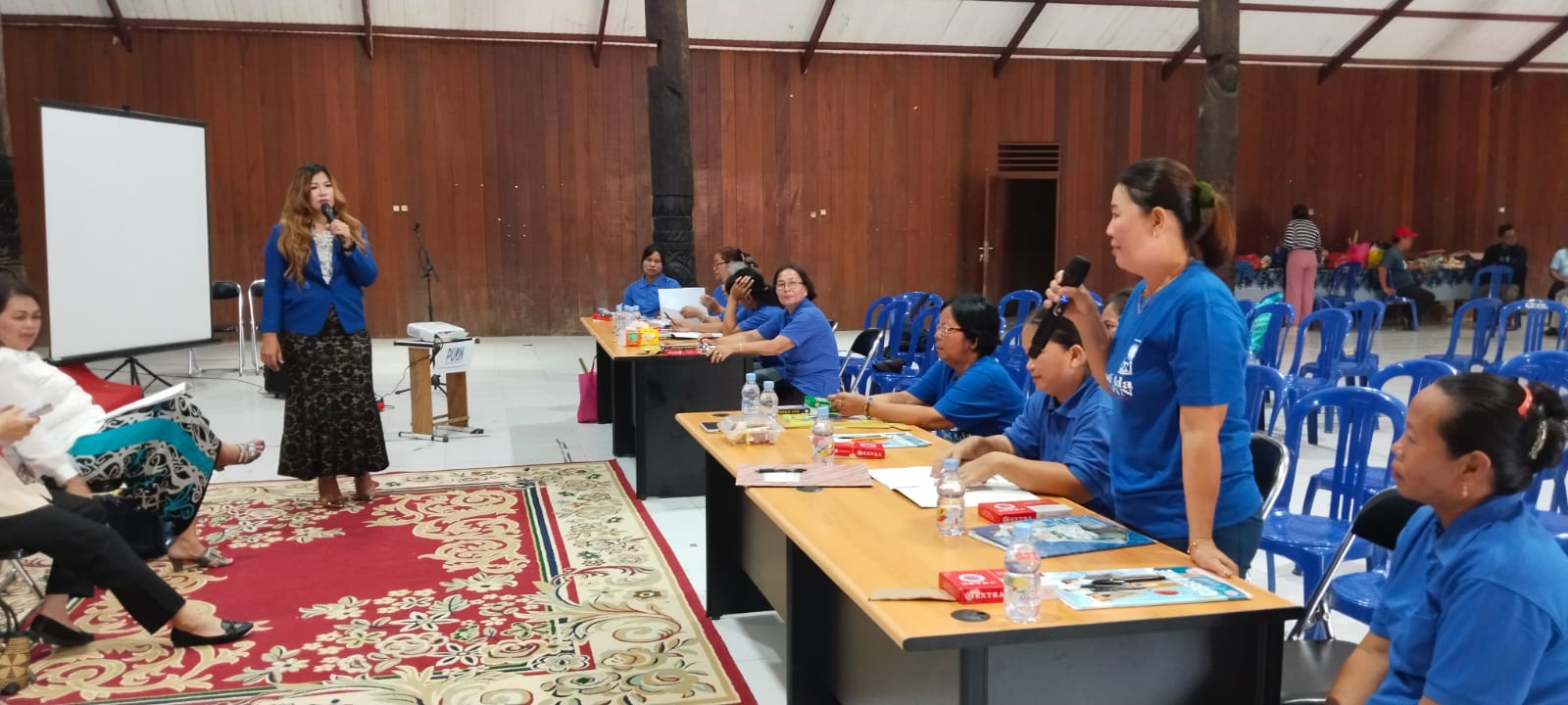 Caption: Tampak antusias peserta perwakilan dari 11 Kampung di Kecamatan Long Bagun, mengikuti pelatihan program menjahit dari DPD PAN Mahulu.